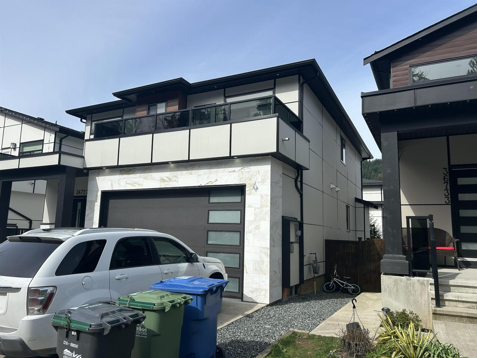 36727 Dianne Brook Avenue, Abbotsford, British Columbia  V3G 0H4 - Photo 2 - R3113965