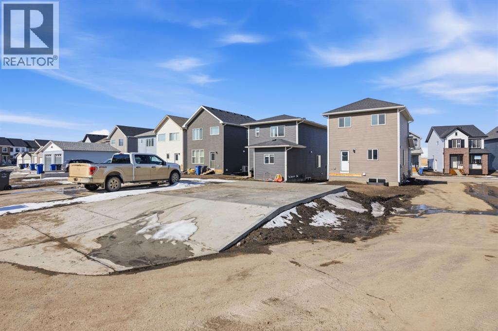 341, Ellen Park Way, Crossfield, Alberta  T0M 0S0 - Photo 6 - A2295058