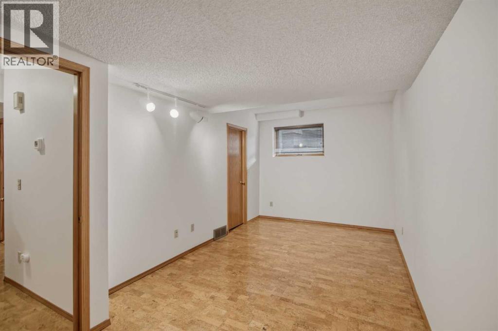 240 Varsity Estates Terrace Nw, Calgary, Alberta  T3B 5J4 - Photo 33 - A2303036