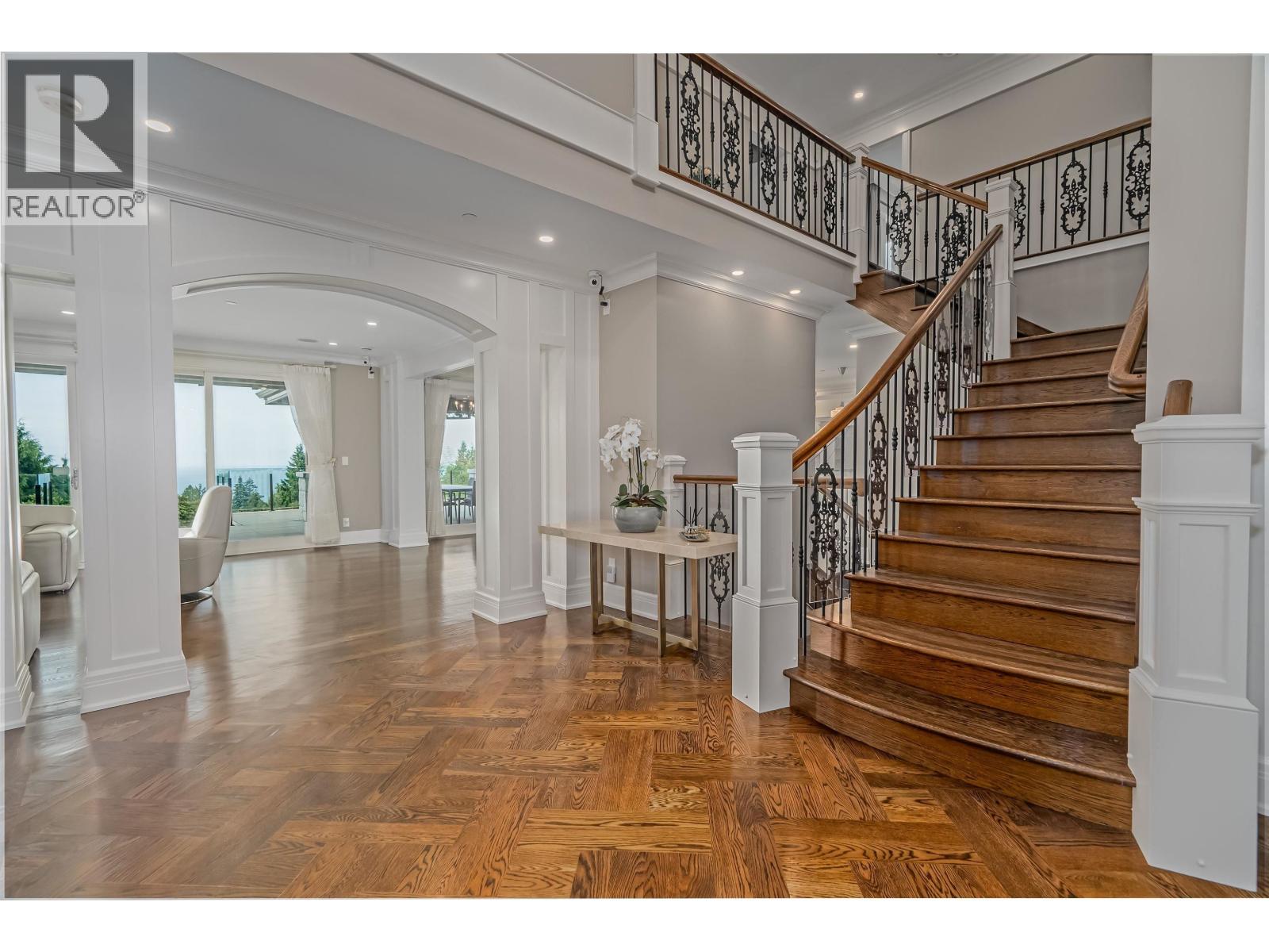 2638 Queens Avenue, West Vancouver, British Columbia  V7V 2Z1 - Photo 3 - R3114017