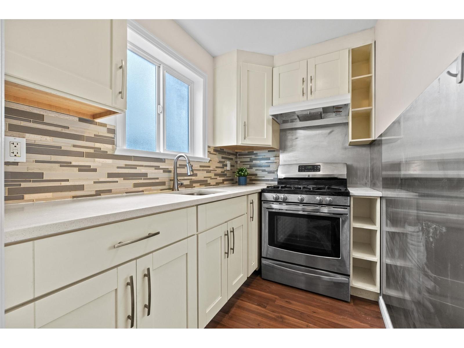 15488 108a Avenue, Surrey, British Columbia  V3R 6J1 - Photo 12 - R3113355