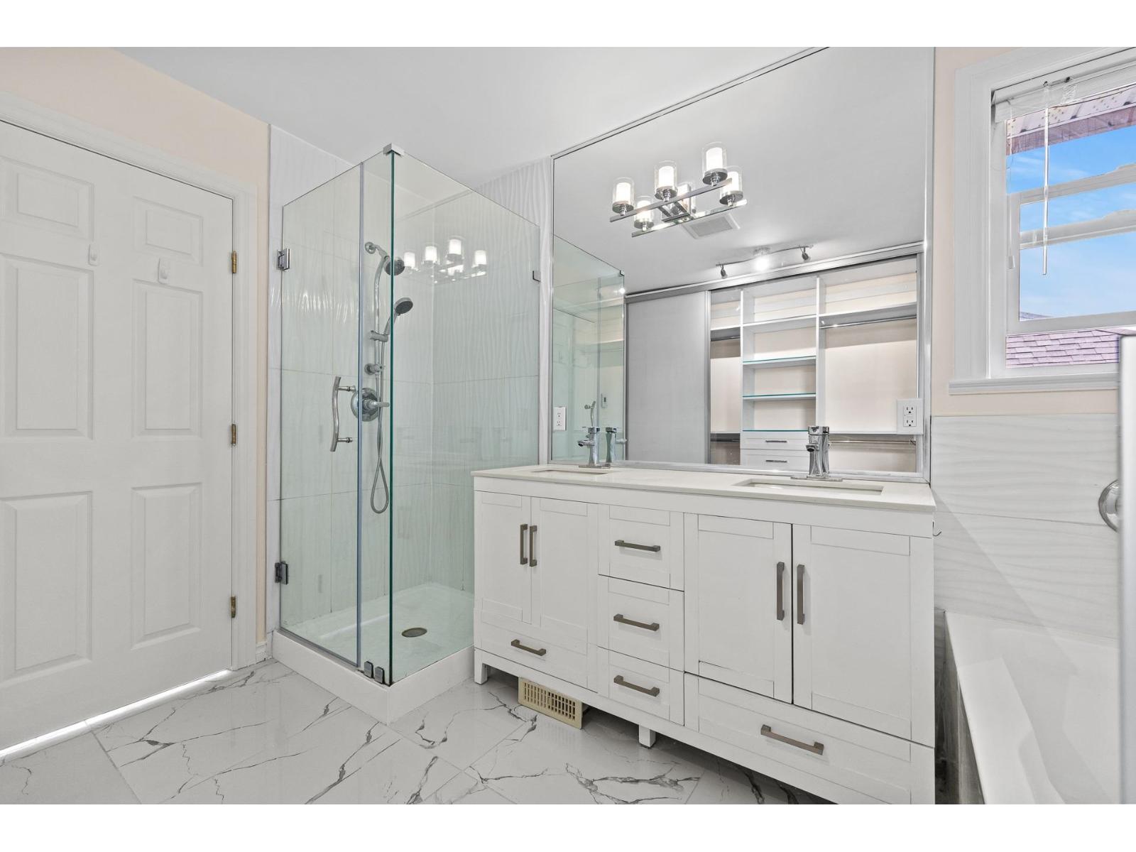 15488 108a Avenue, Surrey, British Columbia  V3R 6J1 - Photo 15 - R3113355