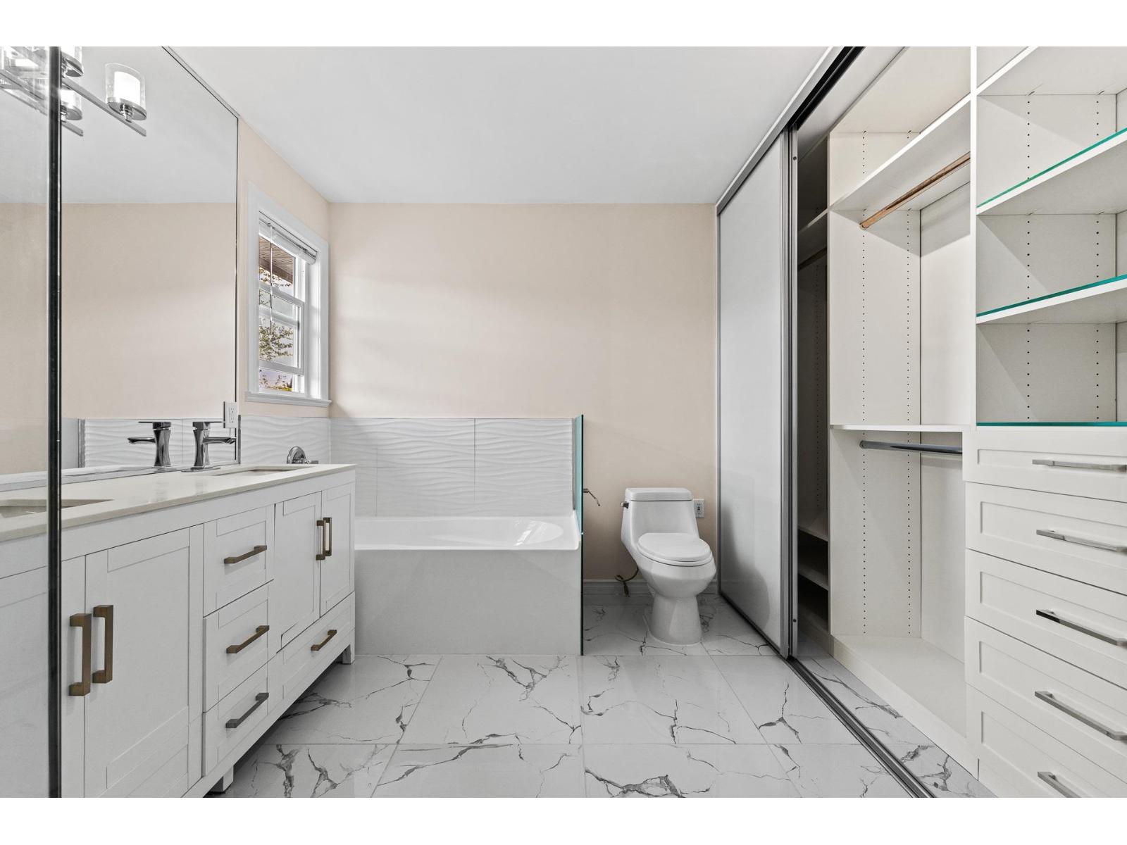 15488 108a Avenue, Surrey, British Columbia  V3R 6J1 - Photo 16 - R3113355