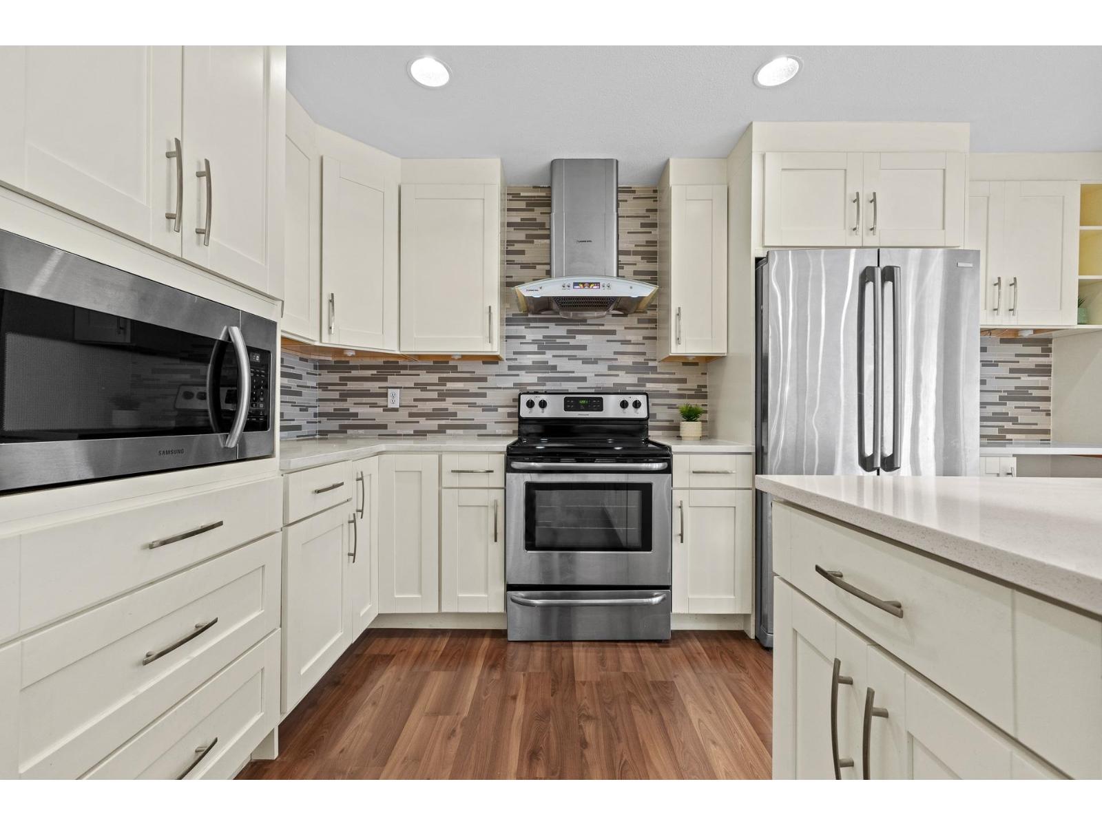 15488 108a Avenue, Surrey, British Columbia  V3R 6J1 - Photo 9 - R3113355