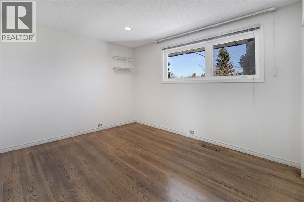 1008 Motherwell Road Ne, Calgary, Alberta  T2E 6E7 - Photo 11 - A2301200