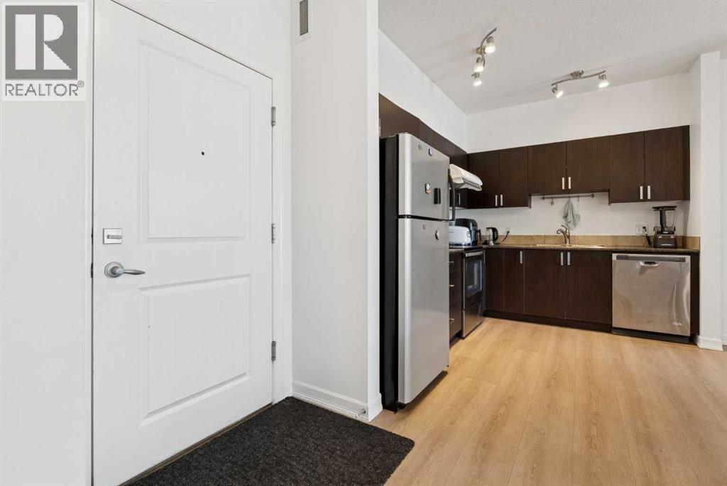 116, 117 Copperpond Common Se, Calgary, Alberta  T2Z 5E2 - Photo 2 - A2303201