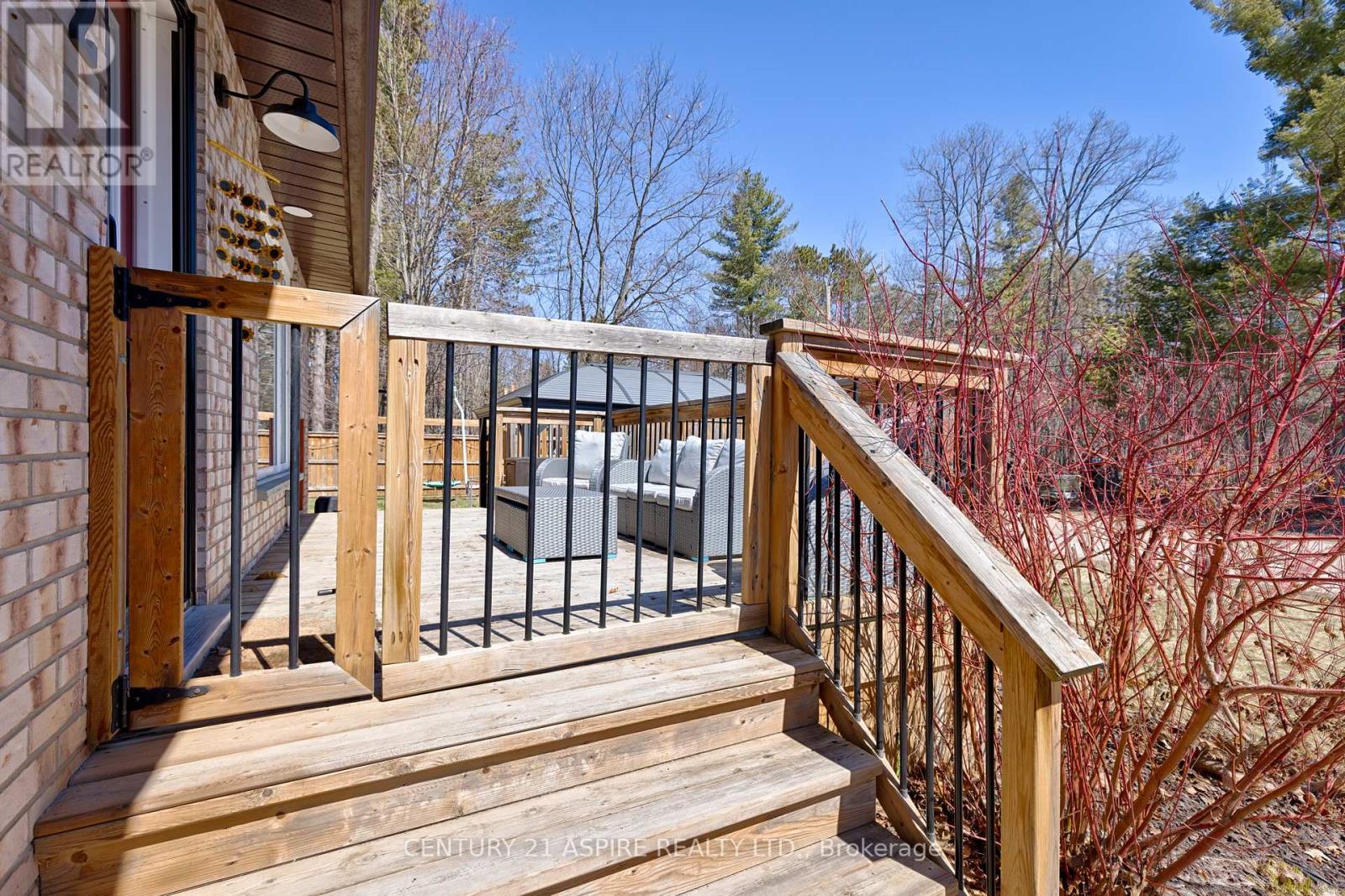 42 East Street E, Petawawa, Ontario  K8H 2N9 - Photo 3 - X13027900