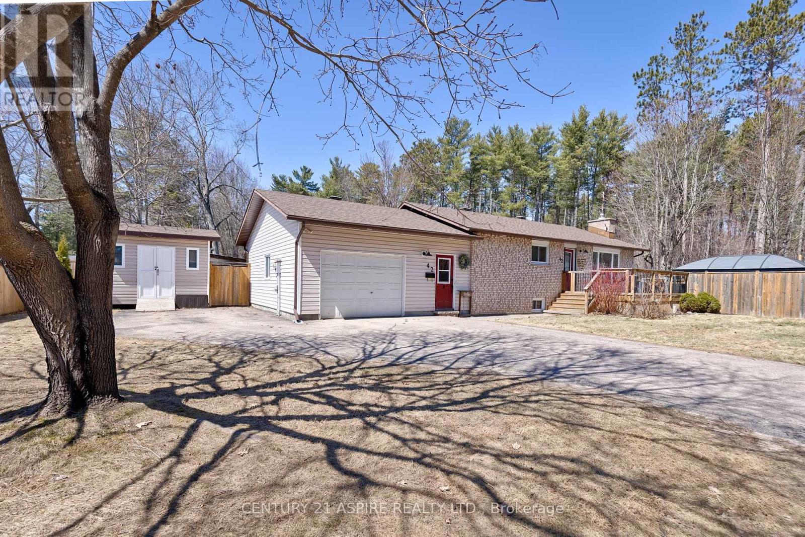 42 East Street E, Petawawa, Ontario  K8H 2N9 - Photo 4 - X13027900