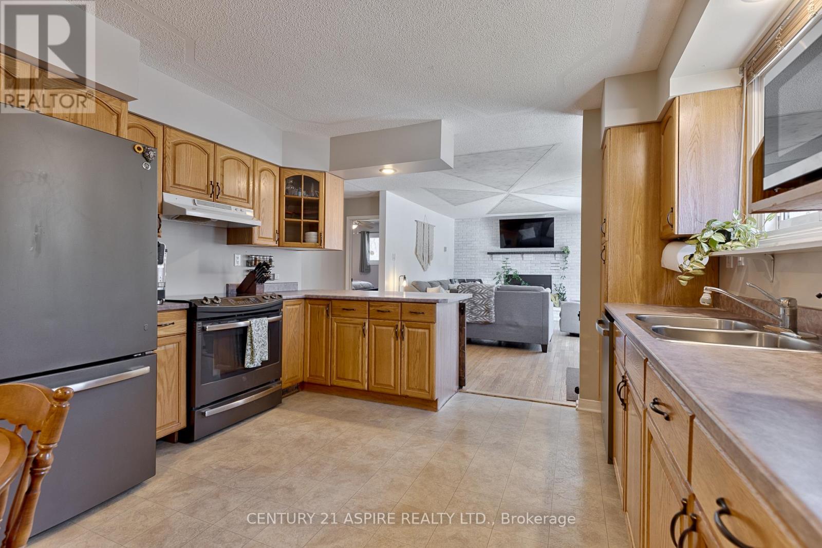 42 East Street E, Petawawa, Ontario  K8H 2N9 - Photo 8 - X13027900