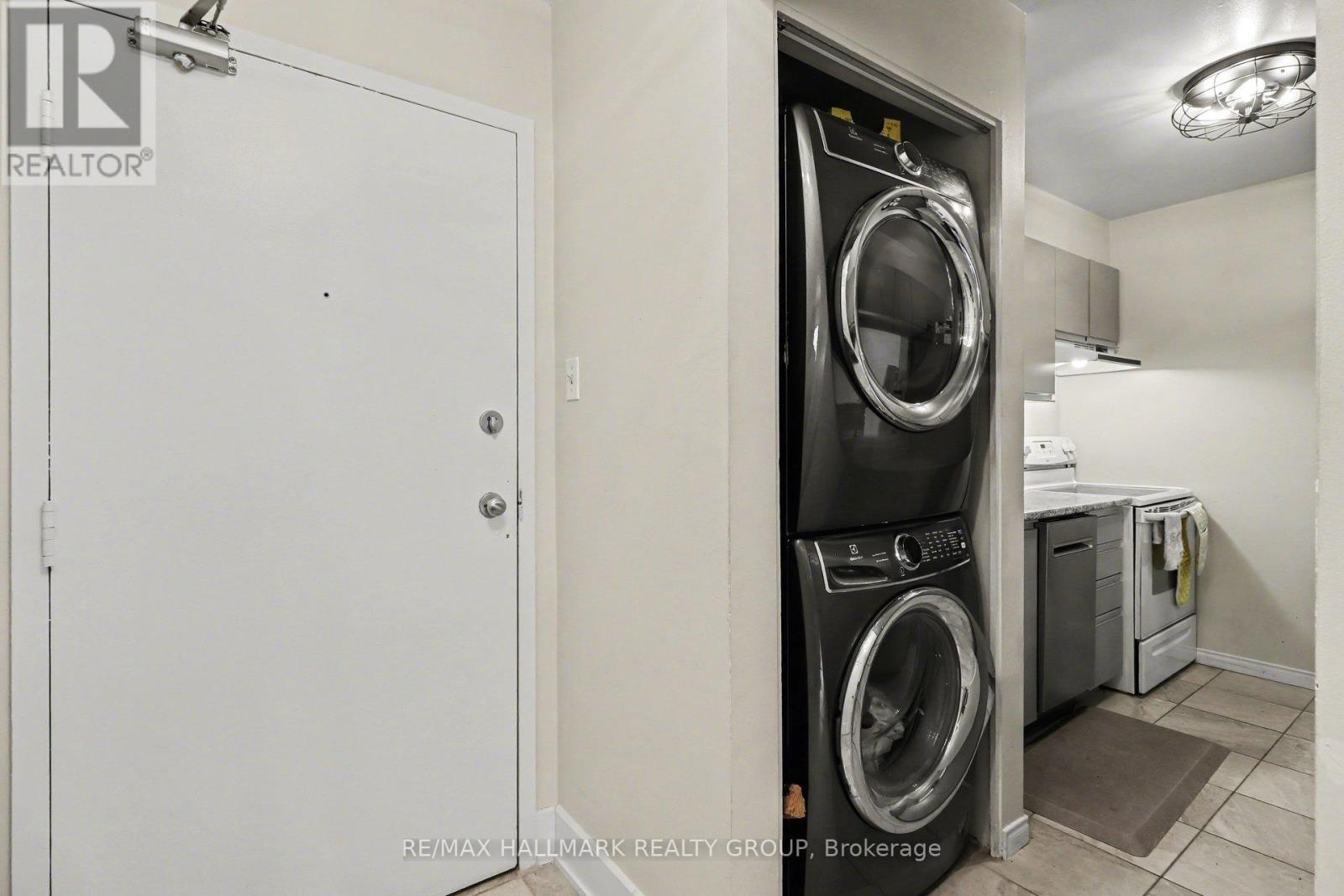 312 - 280 Brittany Drive, Ottawa, Ontario  K1K 4M4 - Photo 4 - X13027820