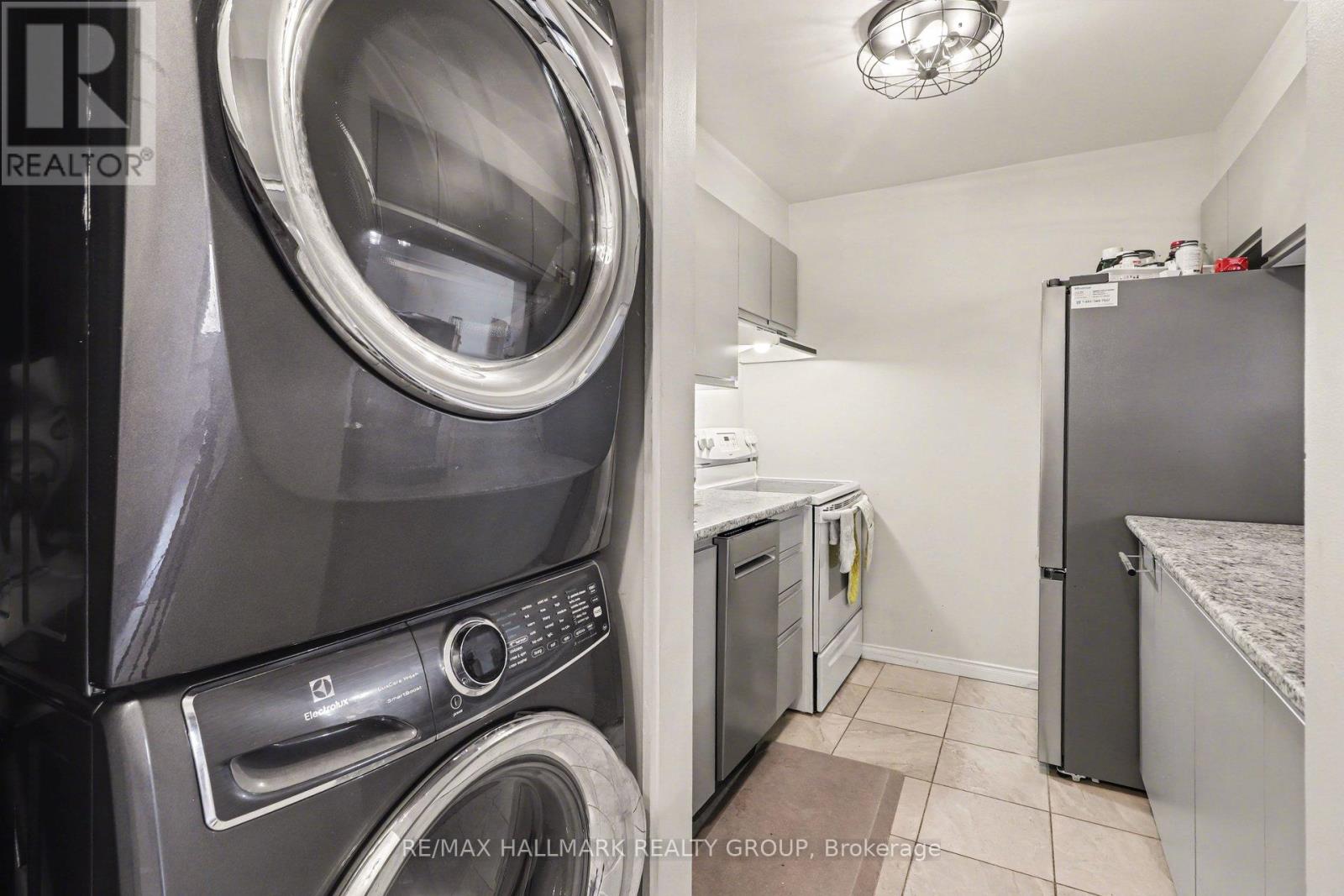 312 - 280 Brittany Drive, Ottawa, Ontario  K1K 4M4 - Photo 5 - X13027820