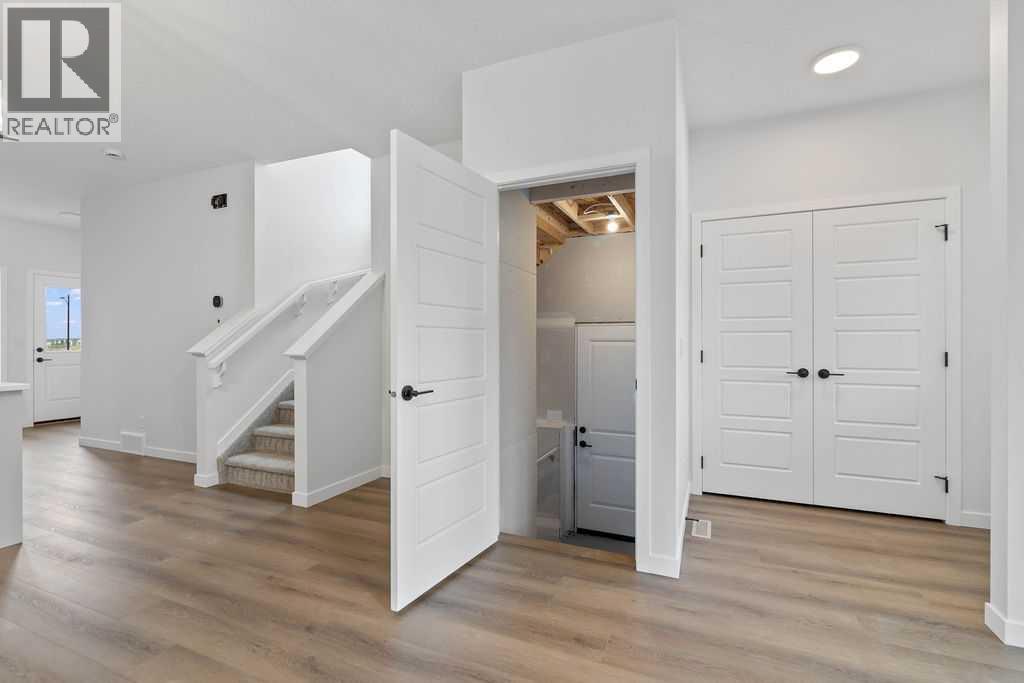 966 Chinook Winds Meadow SW, Airdrie, Alberta  T4B 5R1 - Photo 16 - A2239371