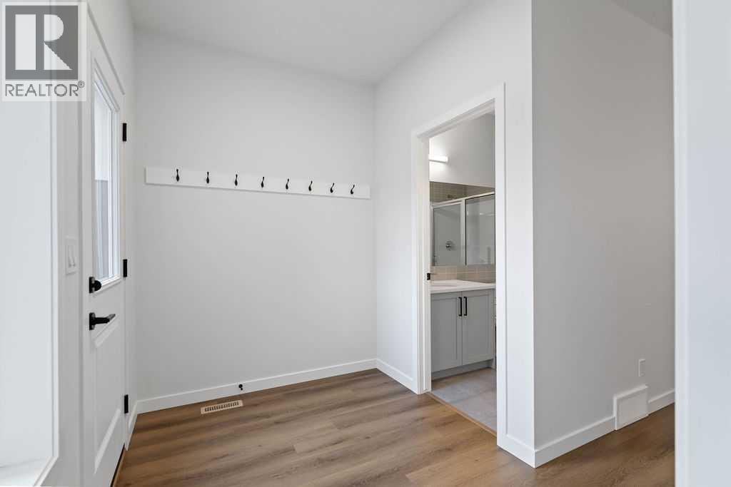 966 Chinook Winds Meadow SW, Airdrie, Alberta  T4B 5R1 - Photo 15 - A2239371