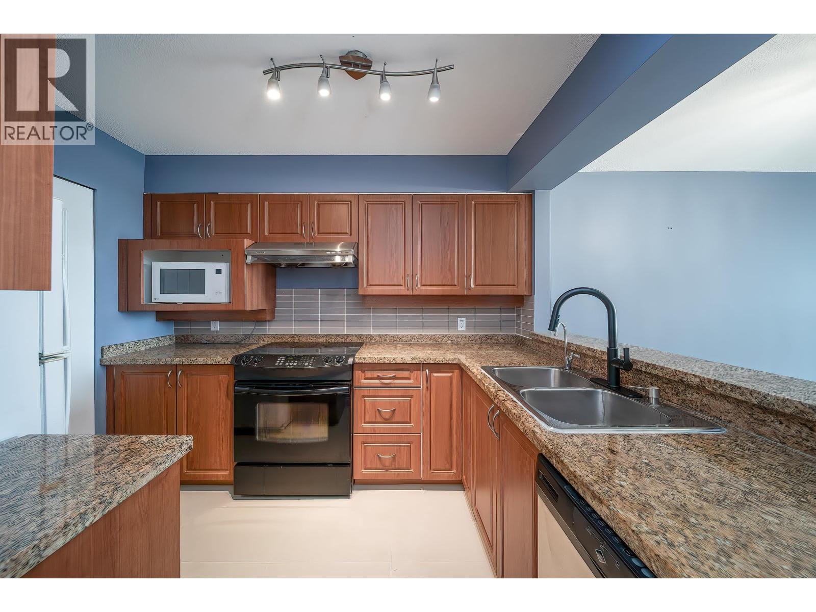 1011 7380 Elmbridge Way, Richmond, British Columbia  V6X 4A1 - Photo 12 - R3108027