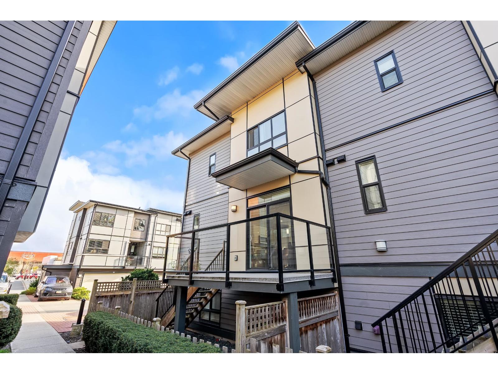 23 1938 Parallel Road, Abbotsford, British Columbia  V3G 2C6 - Photo 38 - R3113278