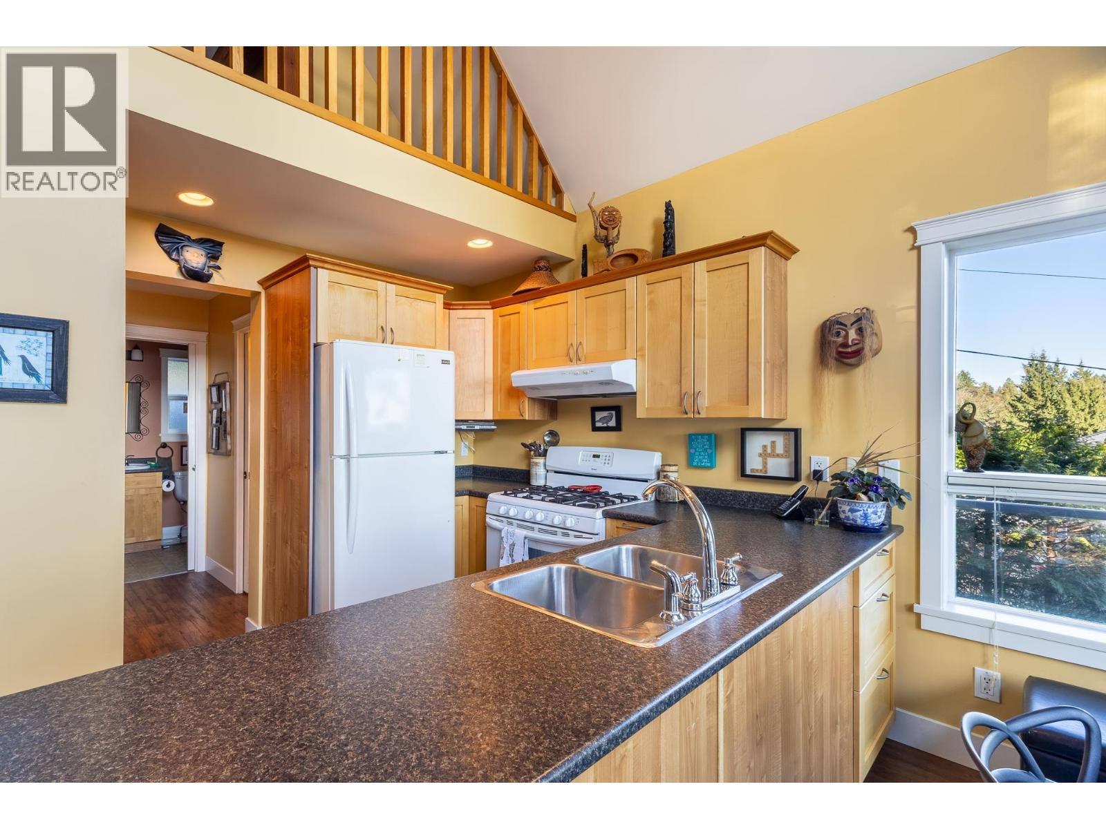 1051 Gower Point Road, Gibsons, British Columbia  V0N 1V3 - Photo 5 - R3092421