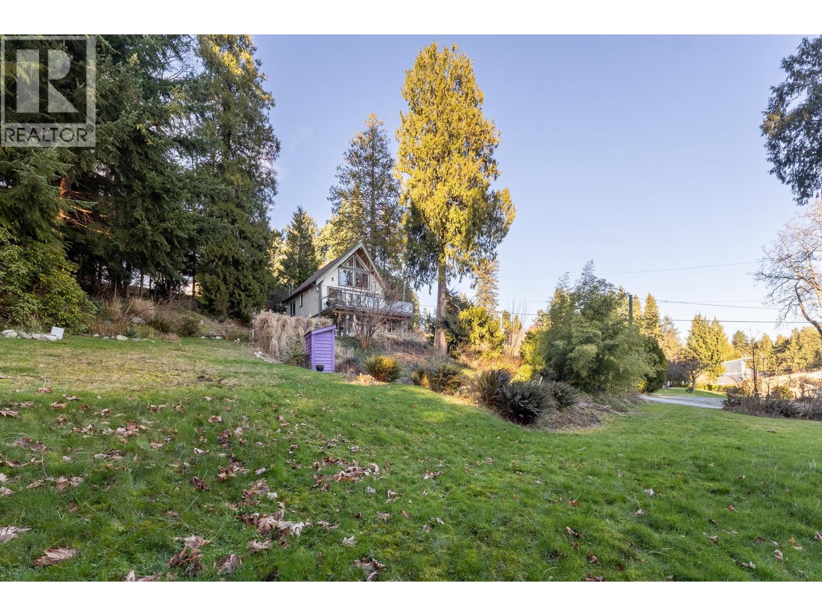 1051 Gower Point Road, Gibsons, British Columbia  V0N 1V3 - Photo 28 - R3092421