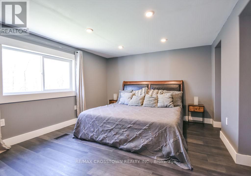 461 Barnes Avenue, Tay, Ontario  L0K 1R0 - Photo 22 - S13027834