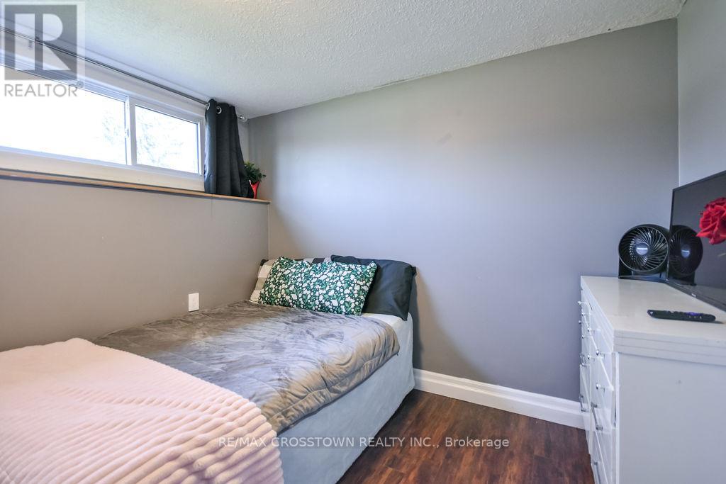 461 Barnes Avenue, Tay, Ontario  L0K 1R0 - Photo 35 - S13027834