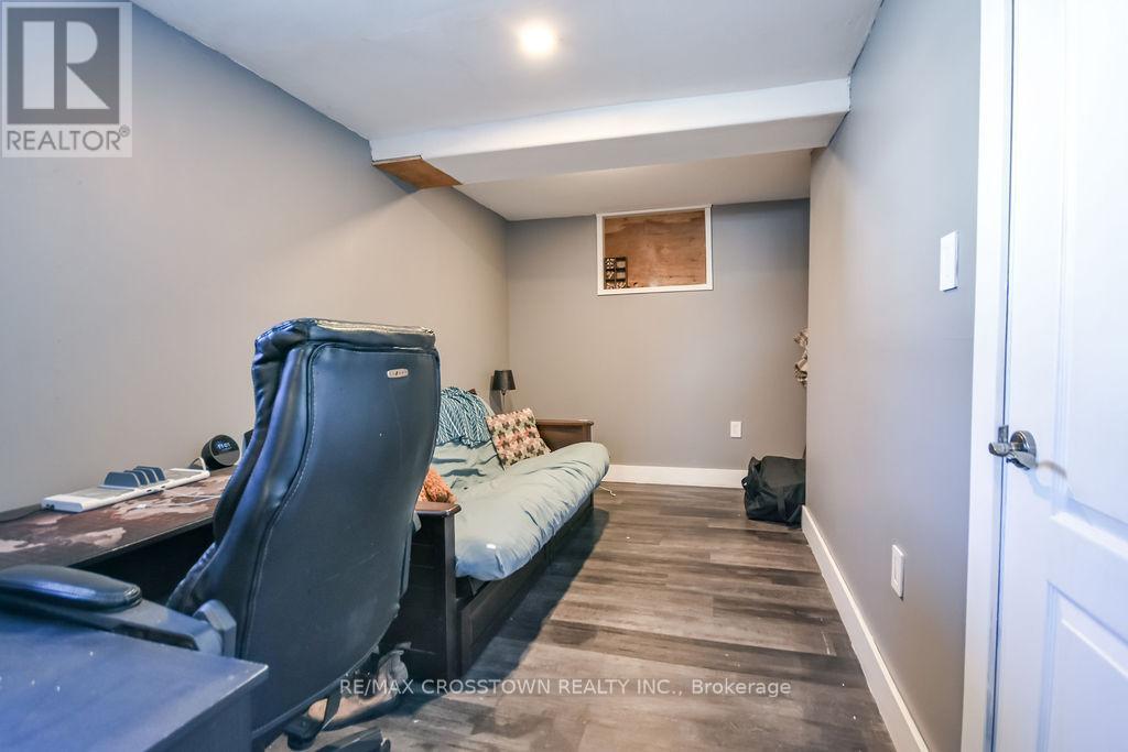 461 Barnes Avenue, Tay, Ontario  L0K 1R0 - Photo 37 - S13027834