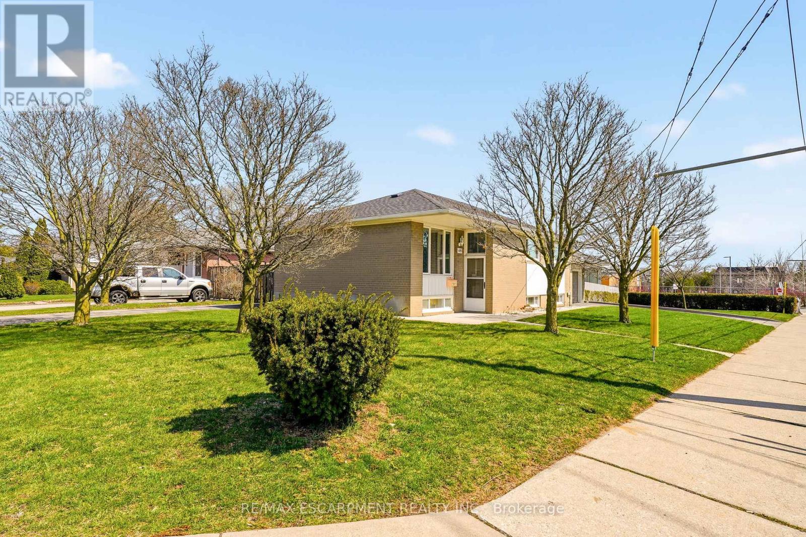 491 Warminster Drive, Oakville, Ontario  L6L 4N4 - Photo 3 - W13027872