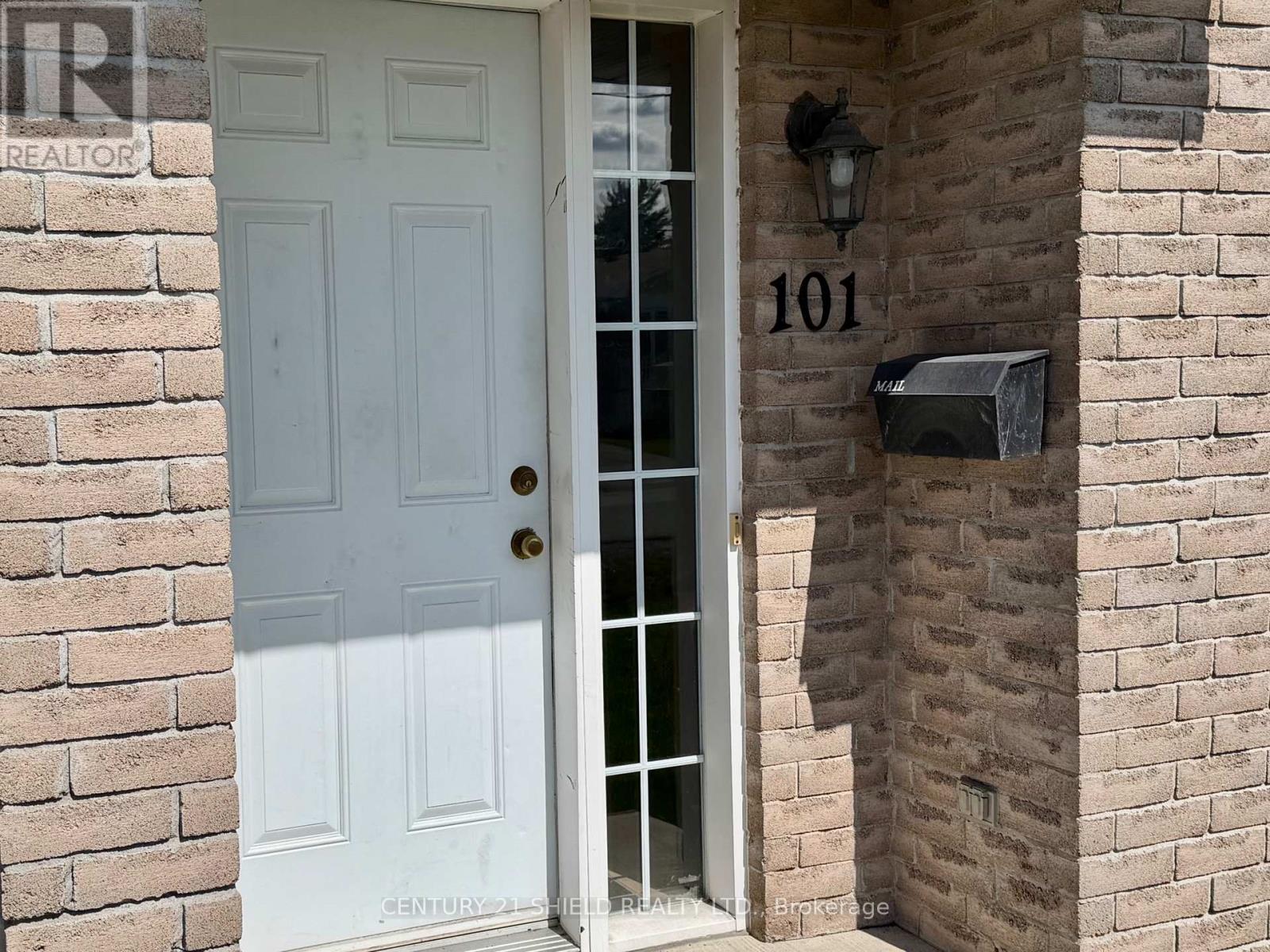 101 Mckenzie Street W, Cornwall, Ontario  K6K 1W2 - Photo 2 - X12808564