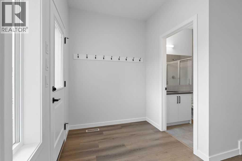 990 Chinook Winds Meadow SW, Airdrie, Alberta  T4B 5R1 - Photo 16 - A2239358