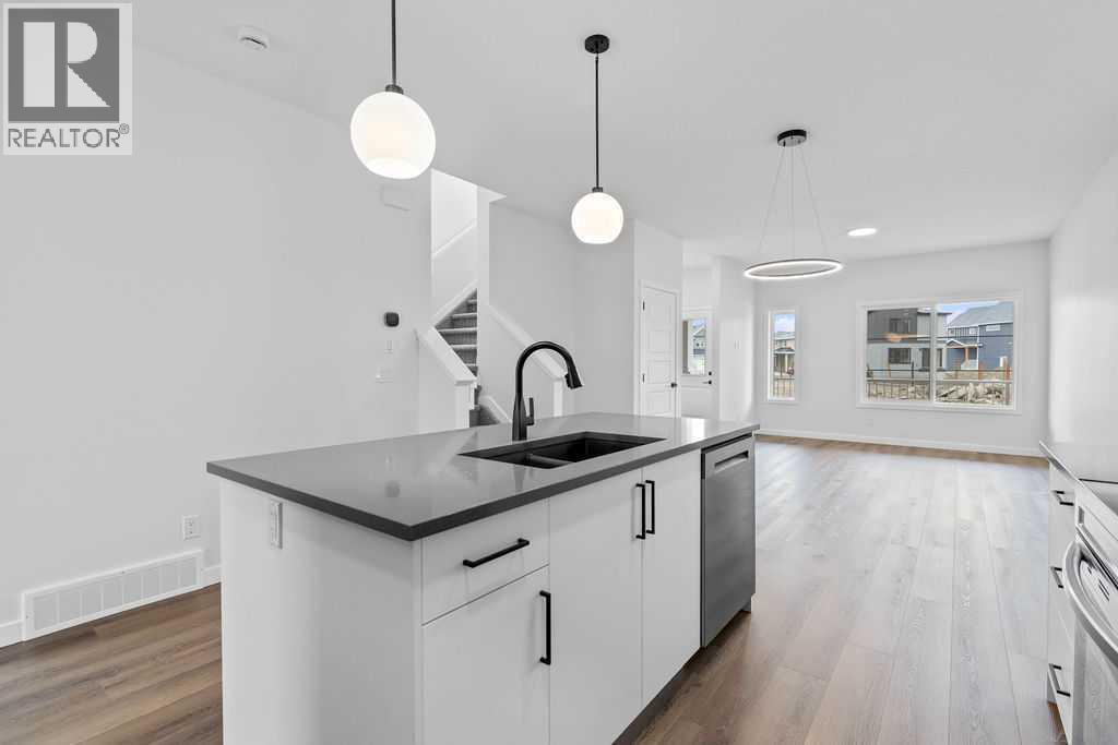 990 Chinook Winds Meadow SW, Airdrie, Alberta  T4B 5R1 - Photo 13 - A2239358