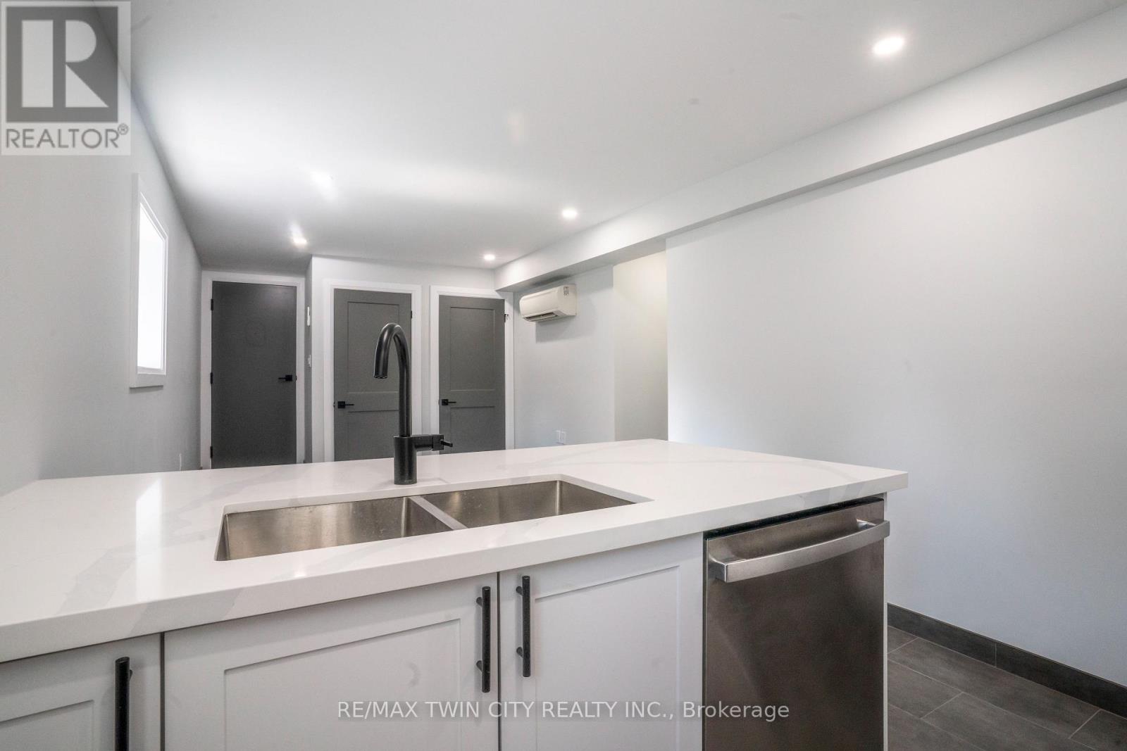 2 - 130 Elgin Street, Brantford, Ontario  N3S 5A5 - Photo 2 - X13027902