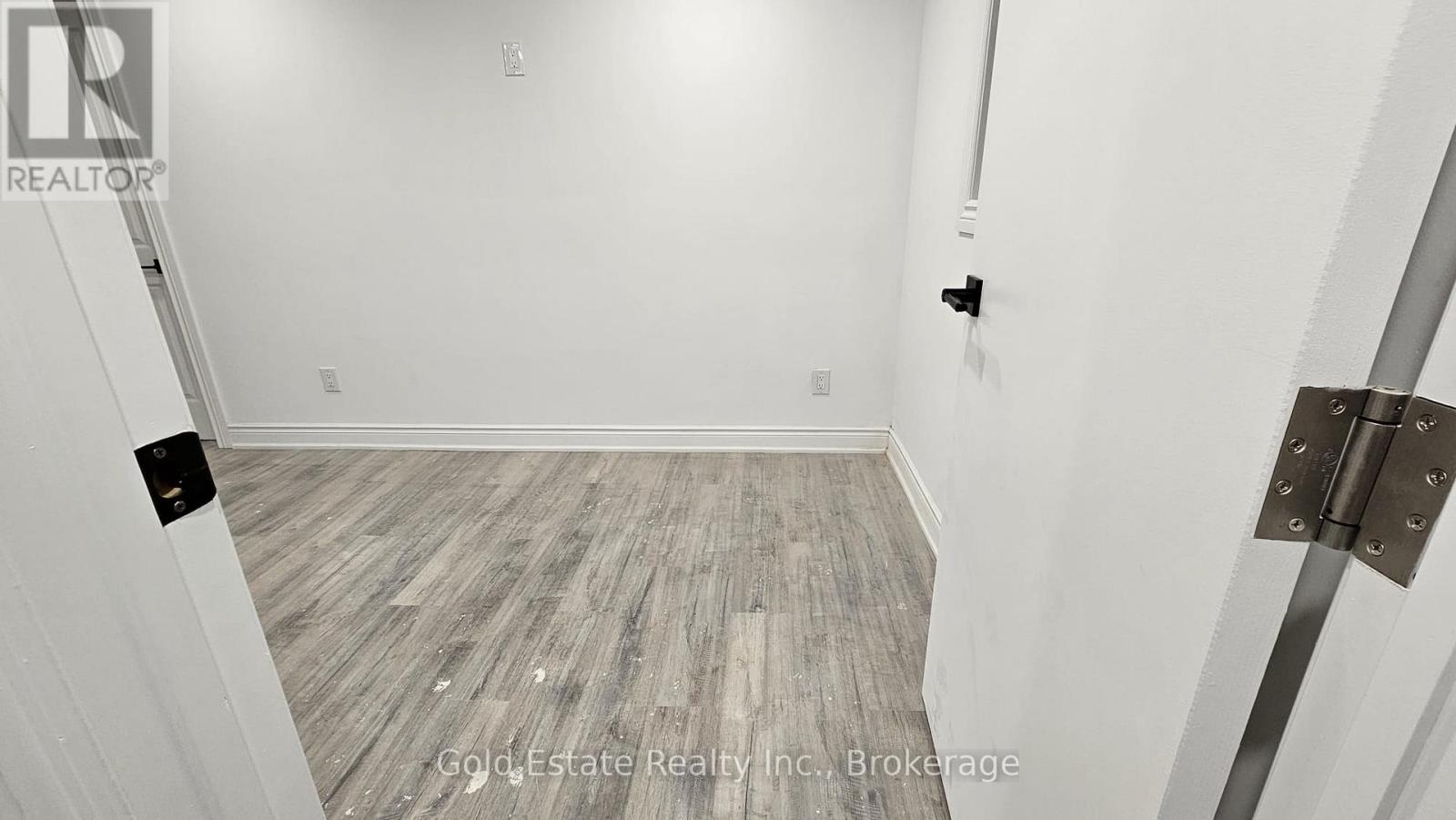 Lower 212 Spring Creek Drive, Hamilton, Ontario  L0R 2H8 - Photo 3 - X13027904