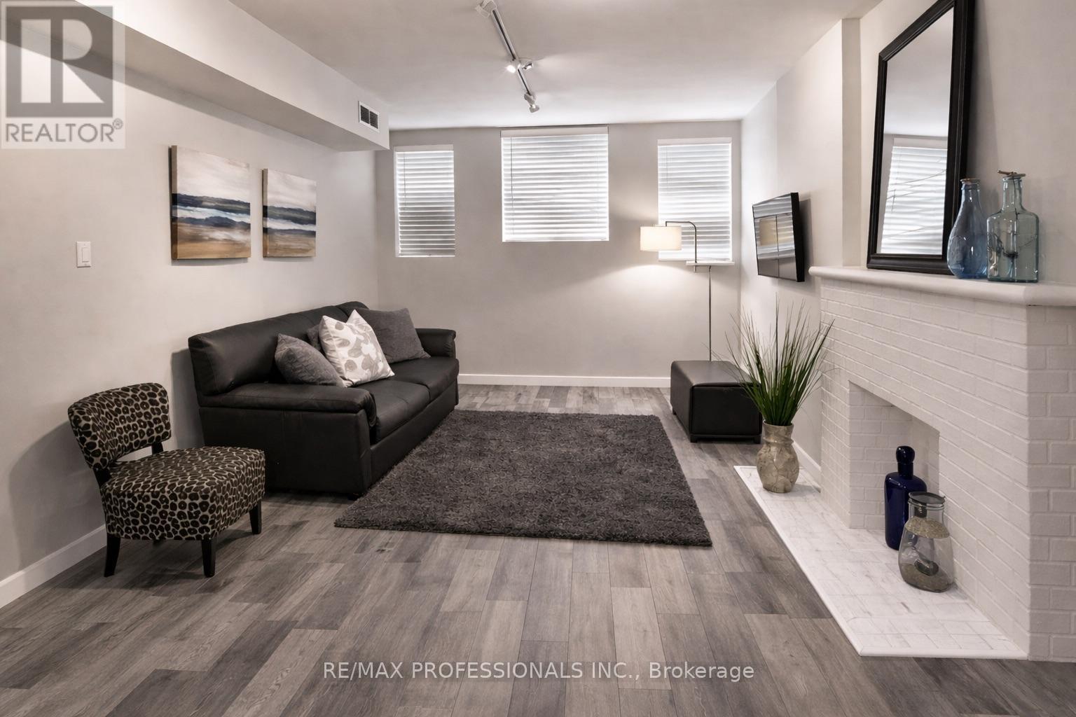 105 - 412 Jarvis Street, Toronto, Ontario  M4Y 2G6 - Photo 4 - C13027858