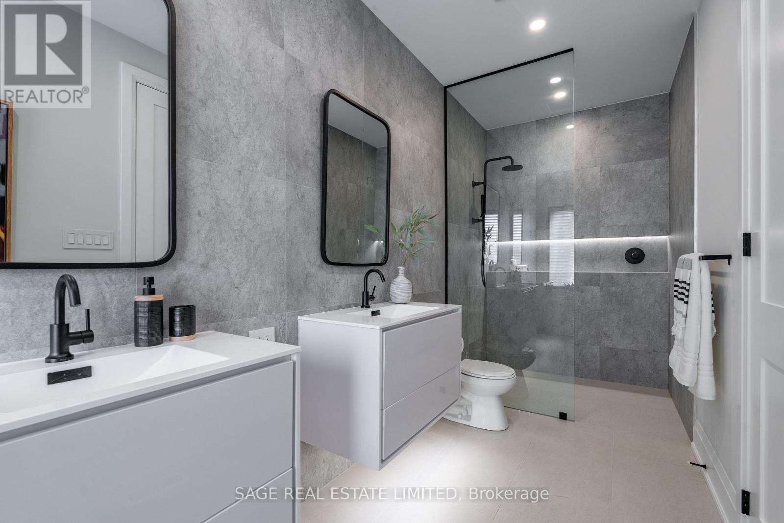 10 Brant Avenue, Mississauga, Ontario  L5G 3N8 - Photo 19 - W12799314