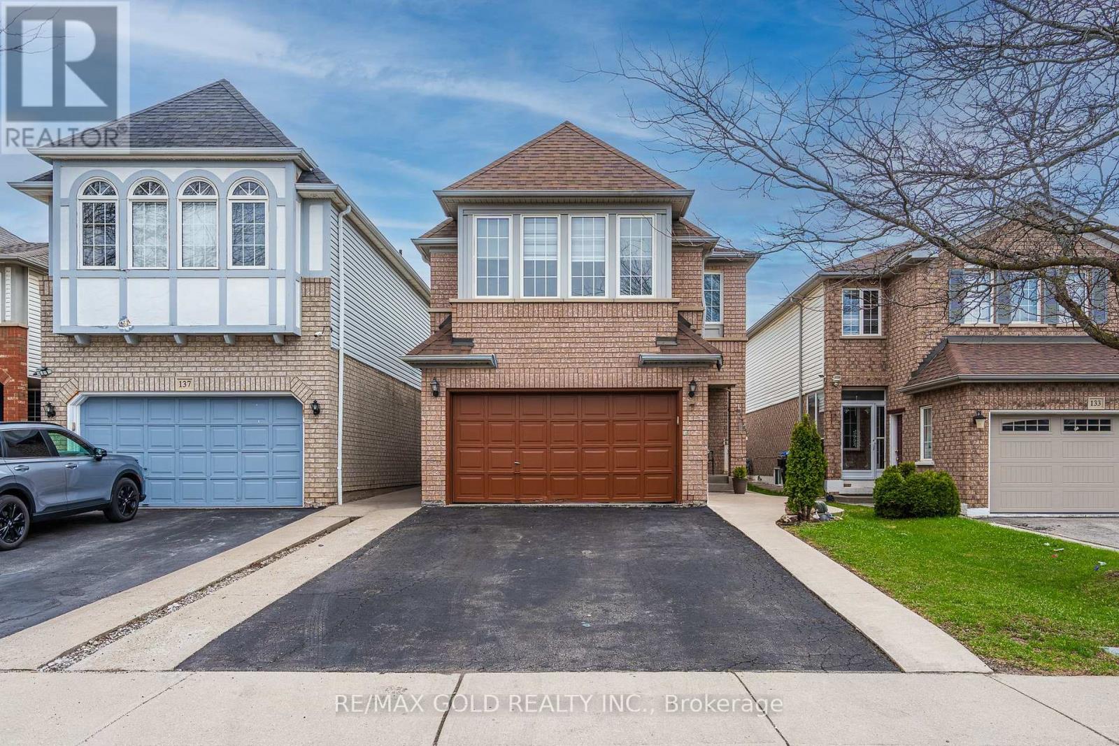 135 CORDGRASS CRESCENT, Brampton, Ontario