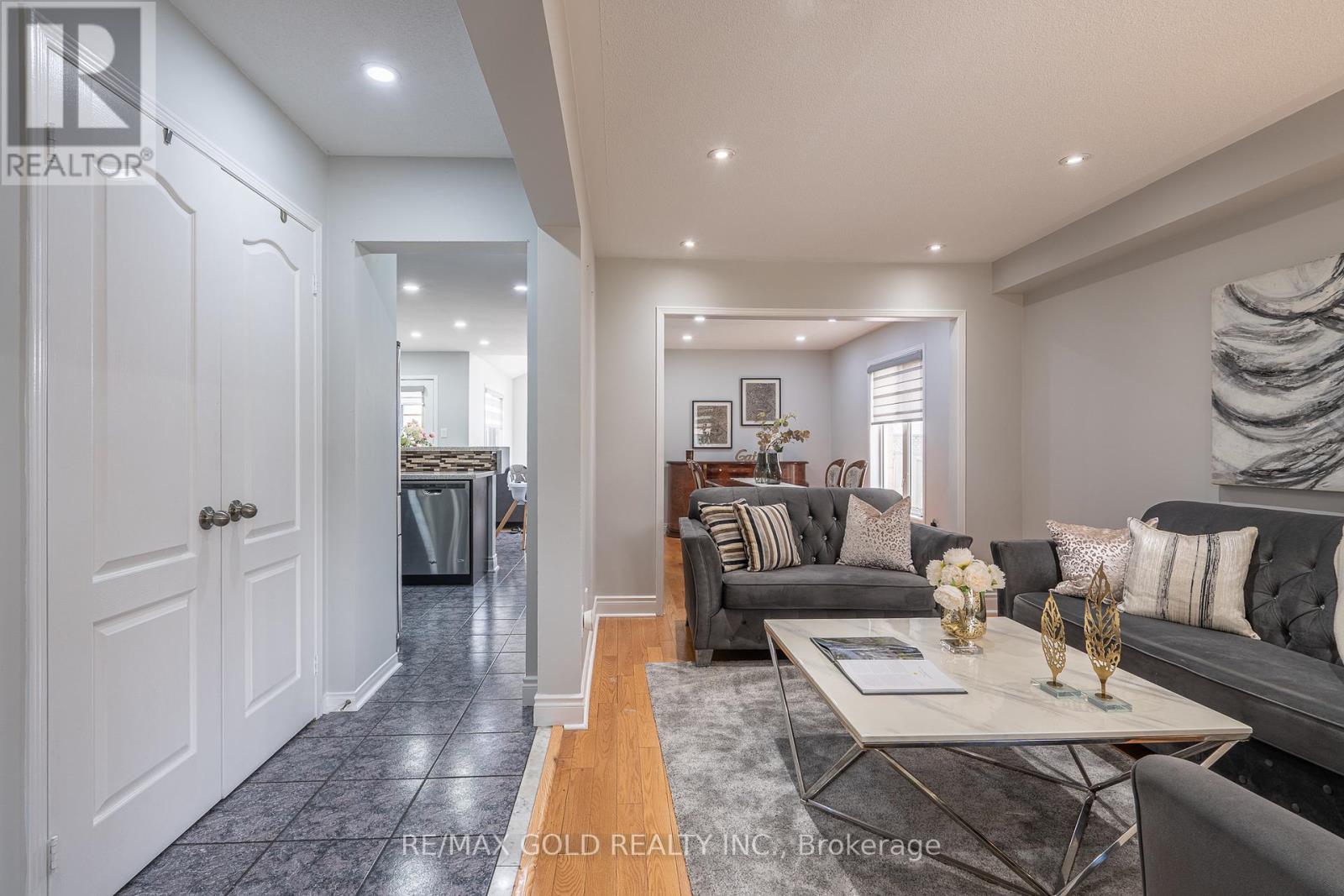 135 Cordgrass Crescent, Brampton, Ontario  L6R 1Z8 - Photo 3 - W13026020