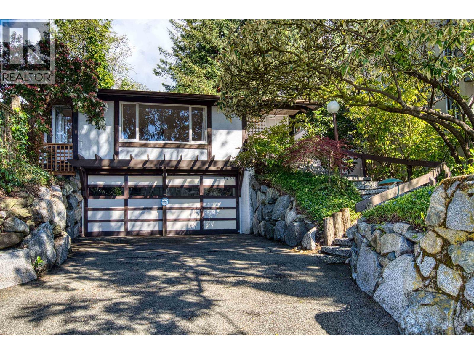 2493 Haywood Avenue, West Vancouver, British Columbia  V7V 1Y2 - Photo 1 - R3112678