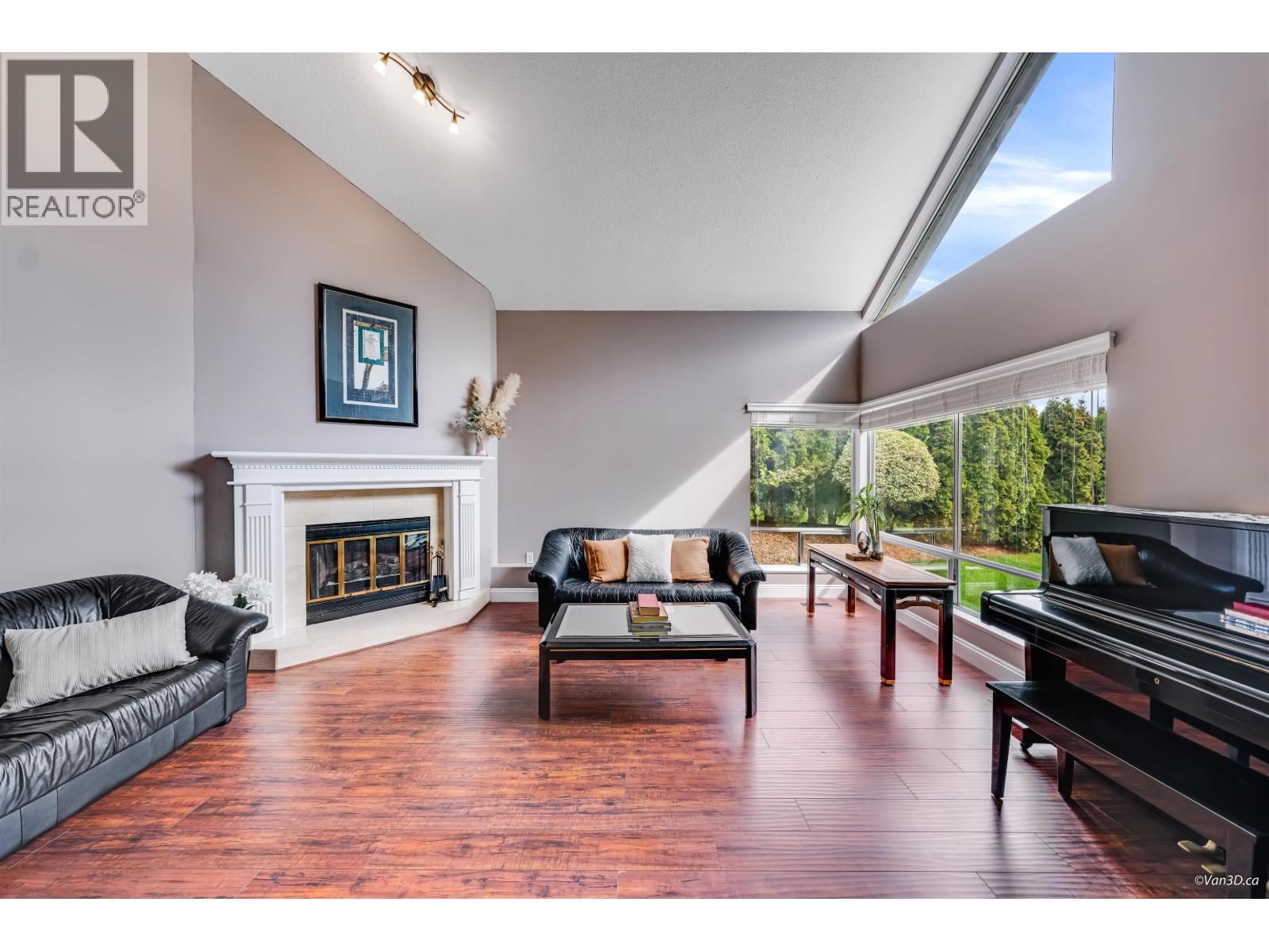 532 Riverview Crescent, Coquitlam, British Columbia  V3C 5A7 - Photo 3 - R3114288