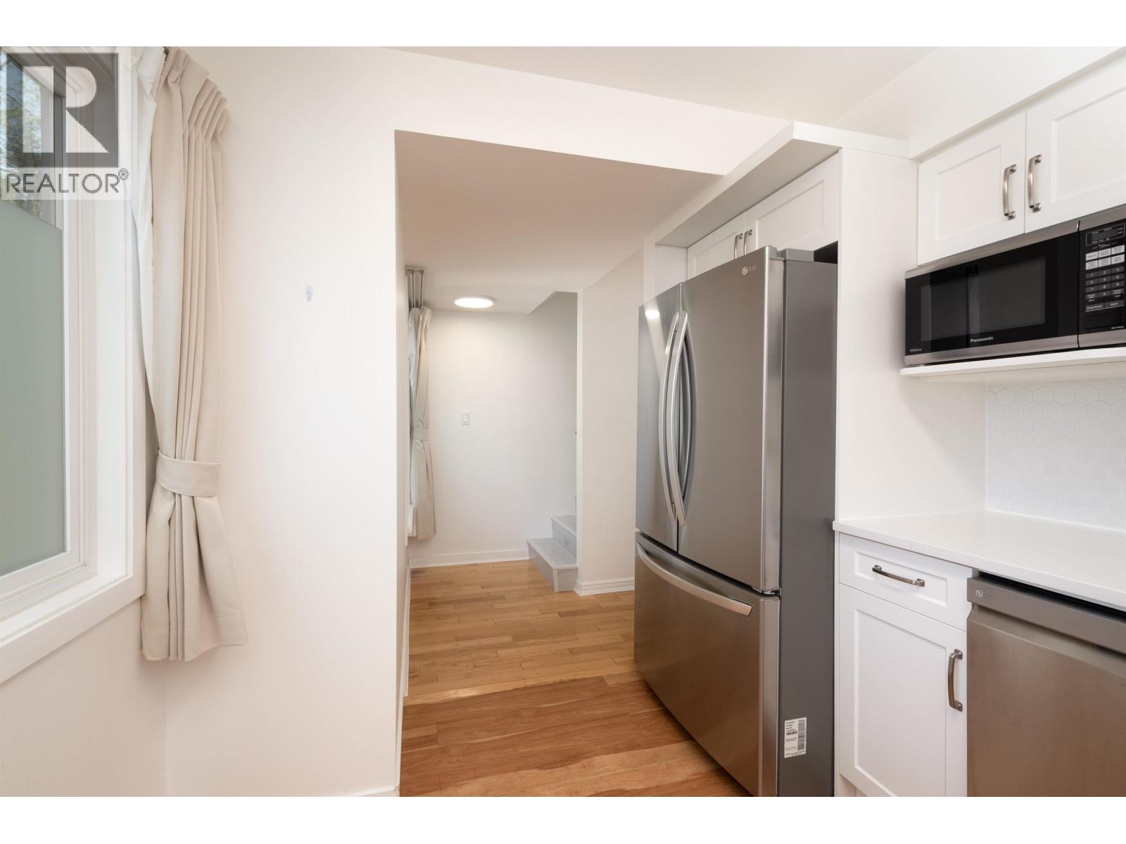 8328 Aspenwood Place, Burnaby, British Columbia  V5A 3V3 - Photo 15 - R3114373