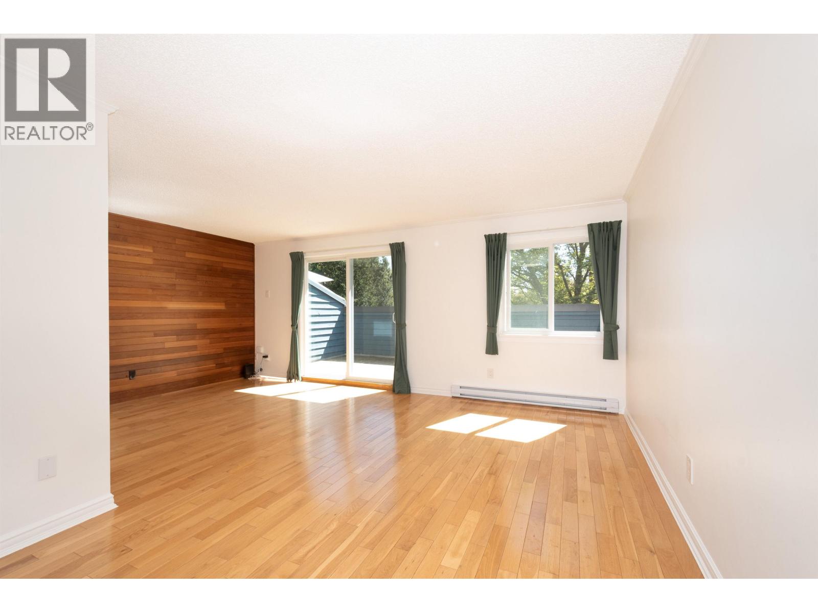 8328 Aspenwood Place, Burnaby, British Columbia  V5A 3V3 - Photo 7 - R3114373