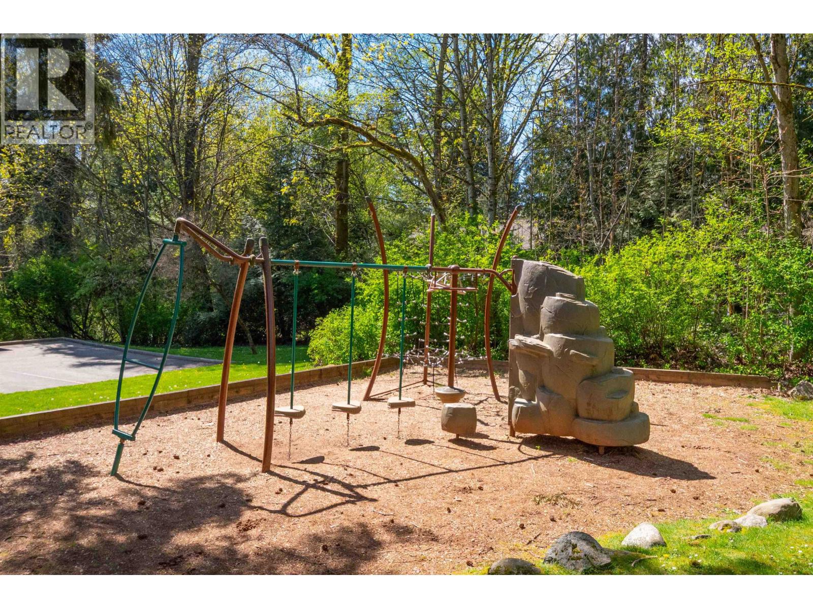 8328 Aspenwood Place, Burnaby, British Columbia  V5A 3V3 - Photo 36 - R3114373