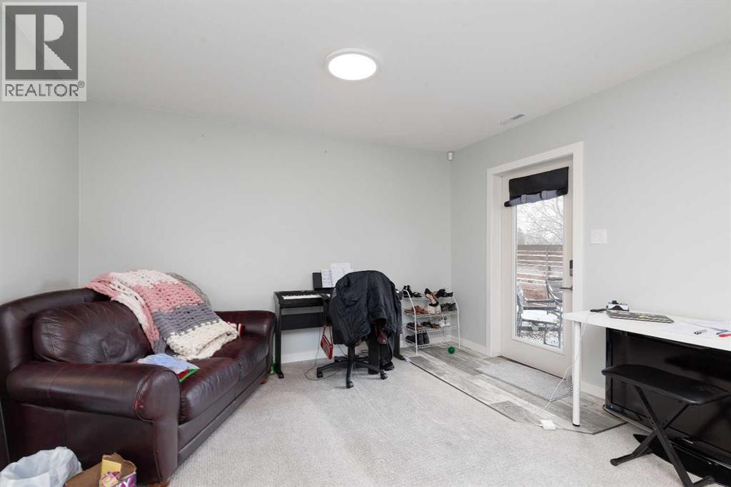 3, 67 Aquitania Circle W, Lethbridge, Alberta  T1J 5M5 - Photo 22 - A2303655