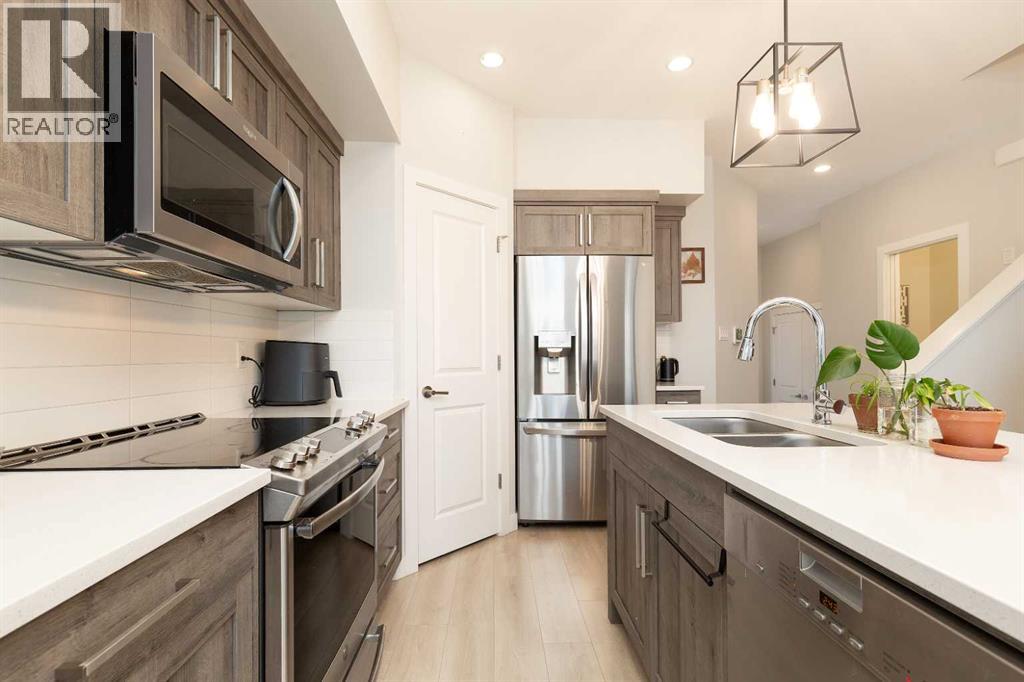 3, 67 Aquitania Circle W, Lethbridge, Alberta  T1J 5M5 - Photo 5 - A2303655