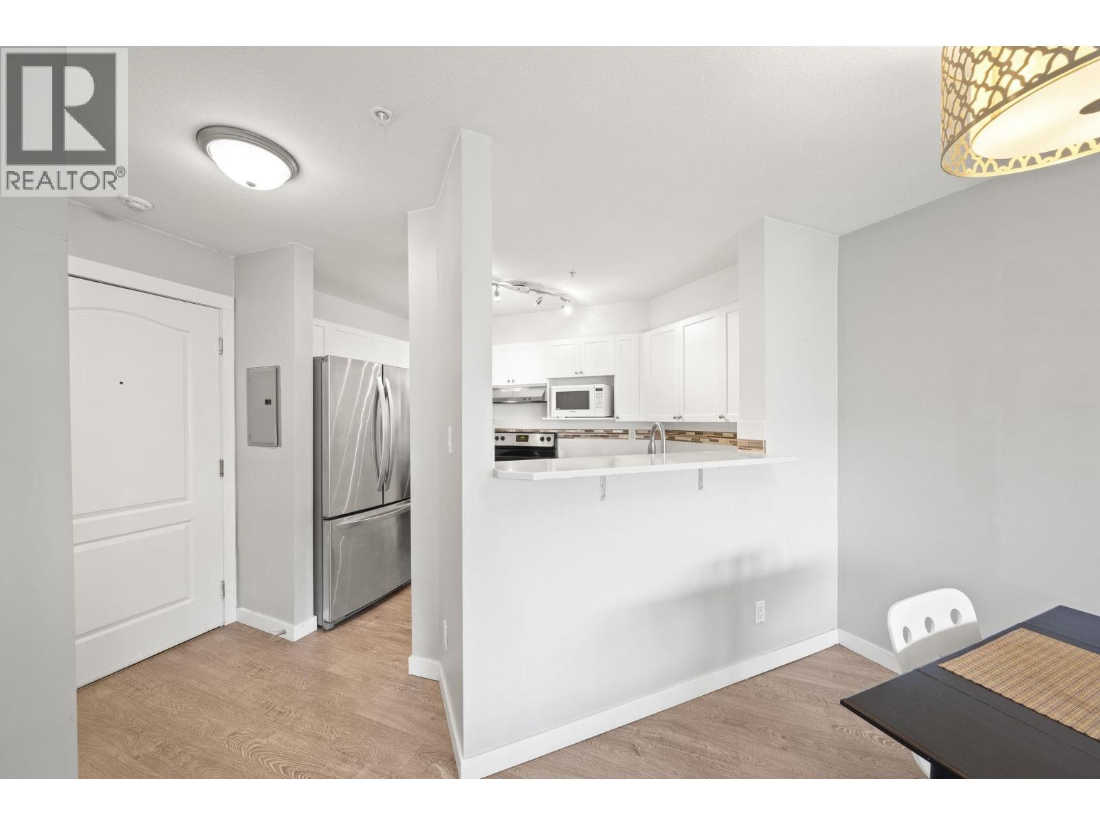 303 2429 Hawthorne Avenue, Port Coquitlam, British Columbia  V3C 6G6 - Photo 9 - R3114386