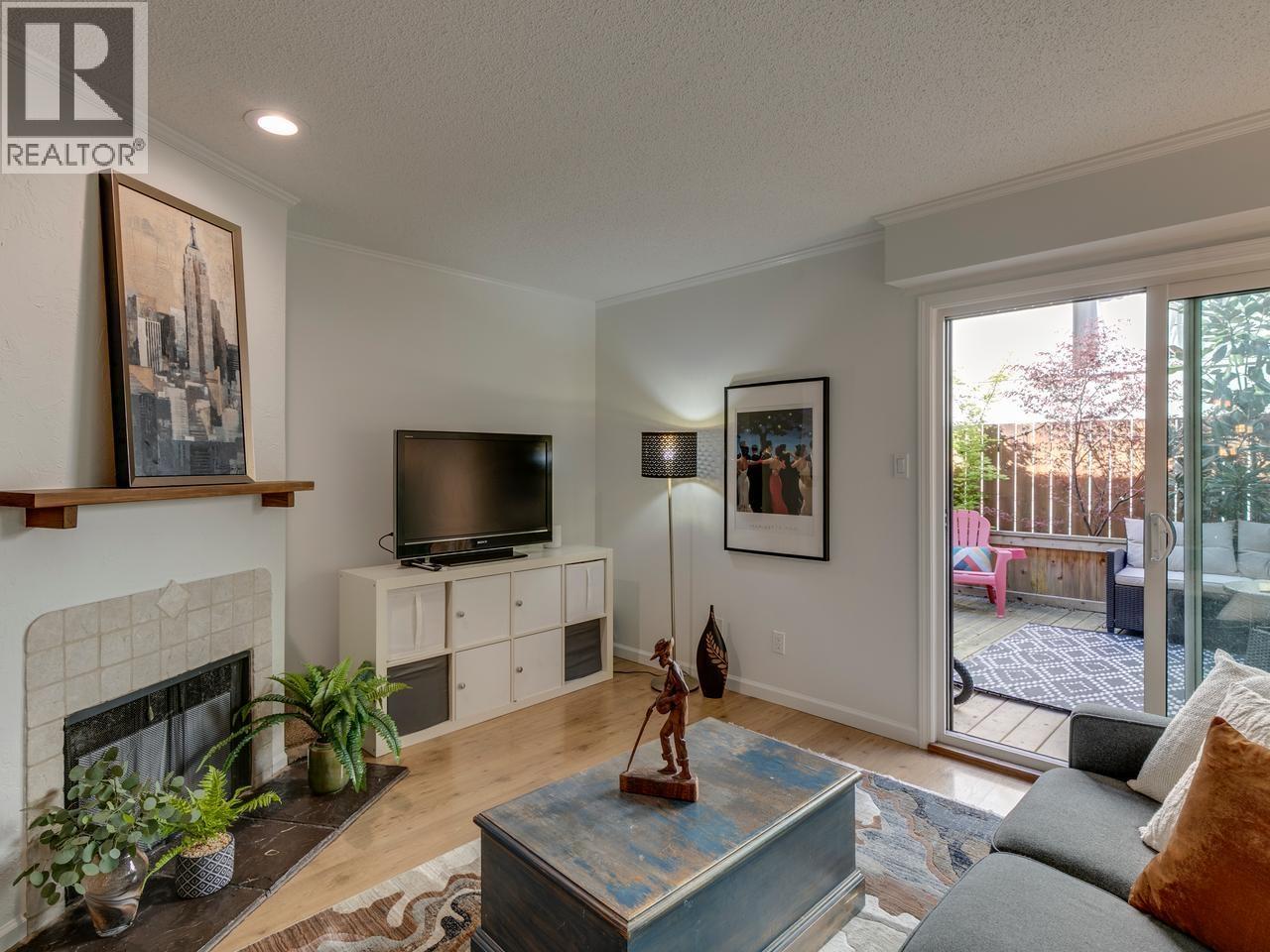 160 W 12th Street, North Vancouver, British Columbia  V7M 1N3 - Photo 14 - R3114408