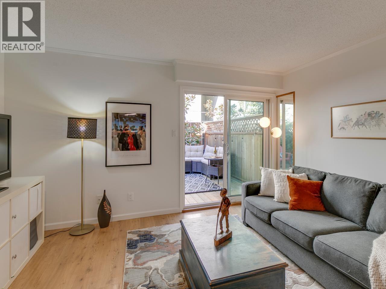 160 W 12th Street, North Vancouver, British Columbia  V7M 1N3 - Photo 15 - R3114408