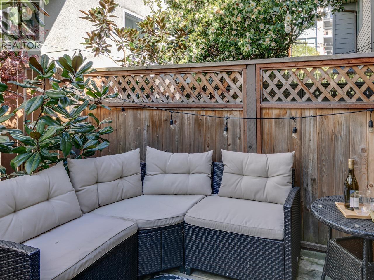 160 W 12th Street, North Vancouver, British Columbia  V7M 1N3 - Photo 19 - R3114408