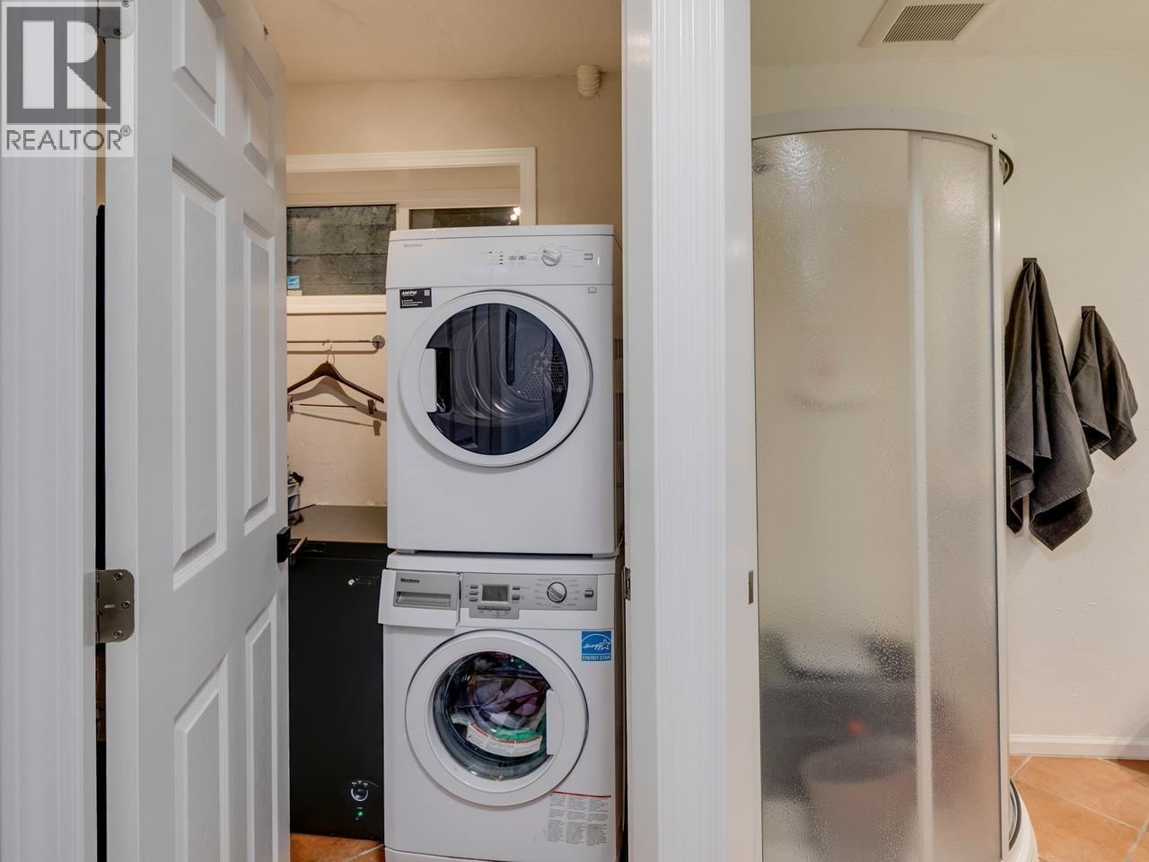 160 W 12th Street, North Vancouver, British Columbia  V7M 1N3 - Photo 28 - R3114408