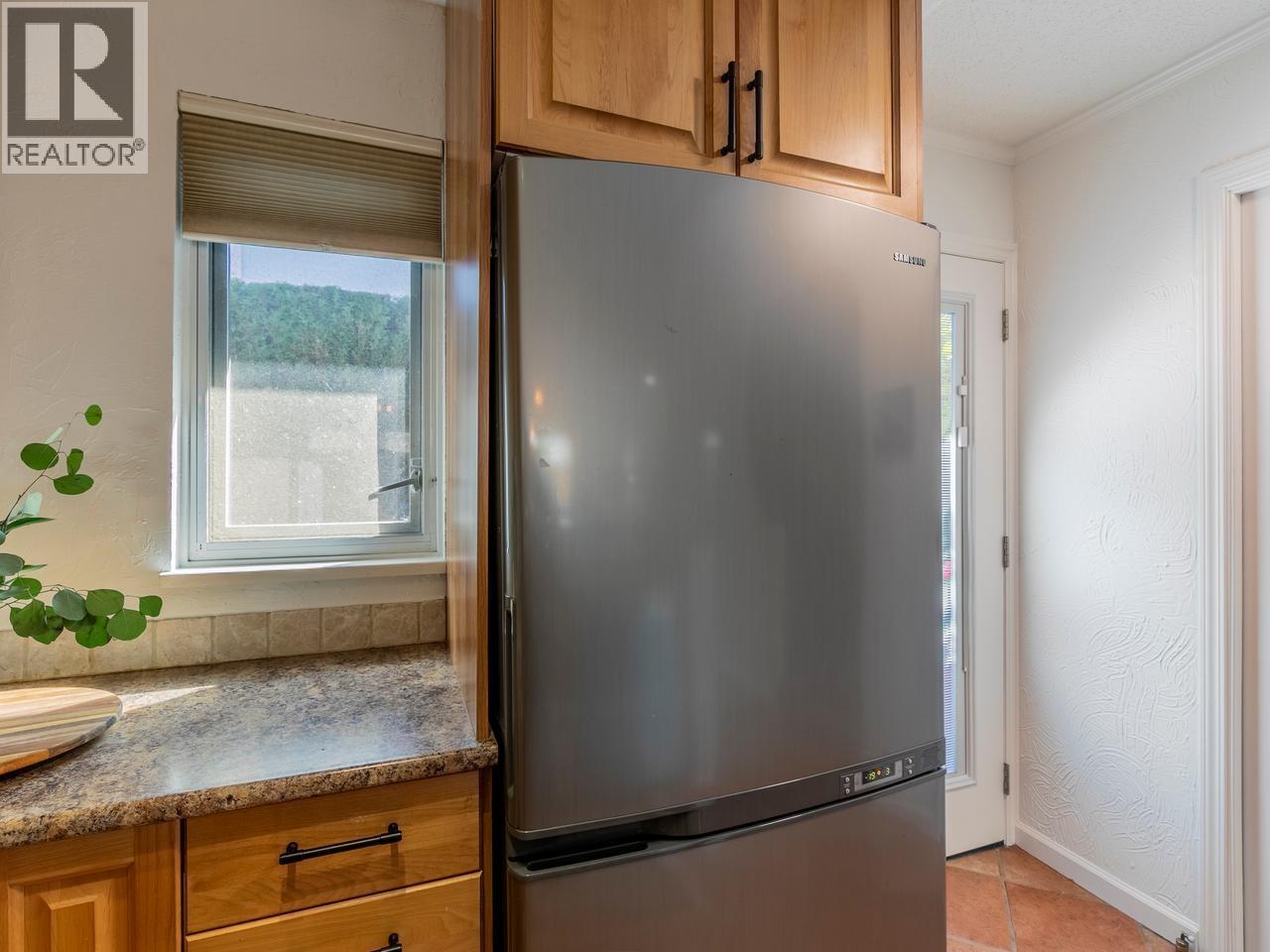 160 W 12th Street, North Vancouver, British Columbia  V7M 1N3 - Photo 6 - R3114408