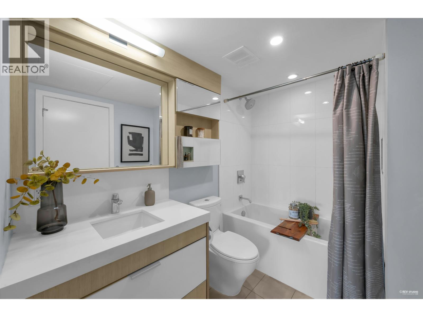 207 111 E 3rd Street, North Vancouver, British Columbia  V7L 0C6 - Photo 18 - R3114421