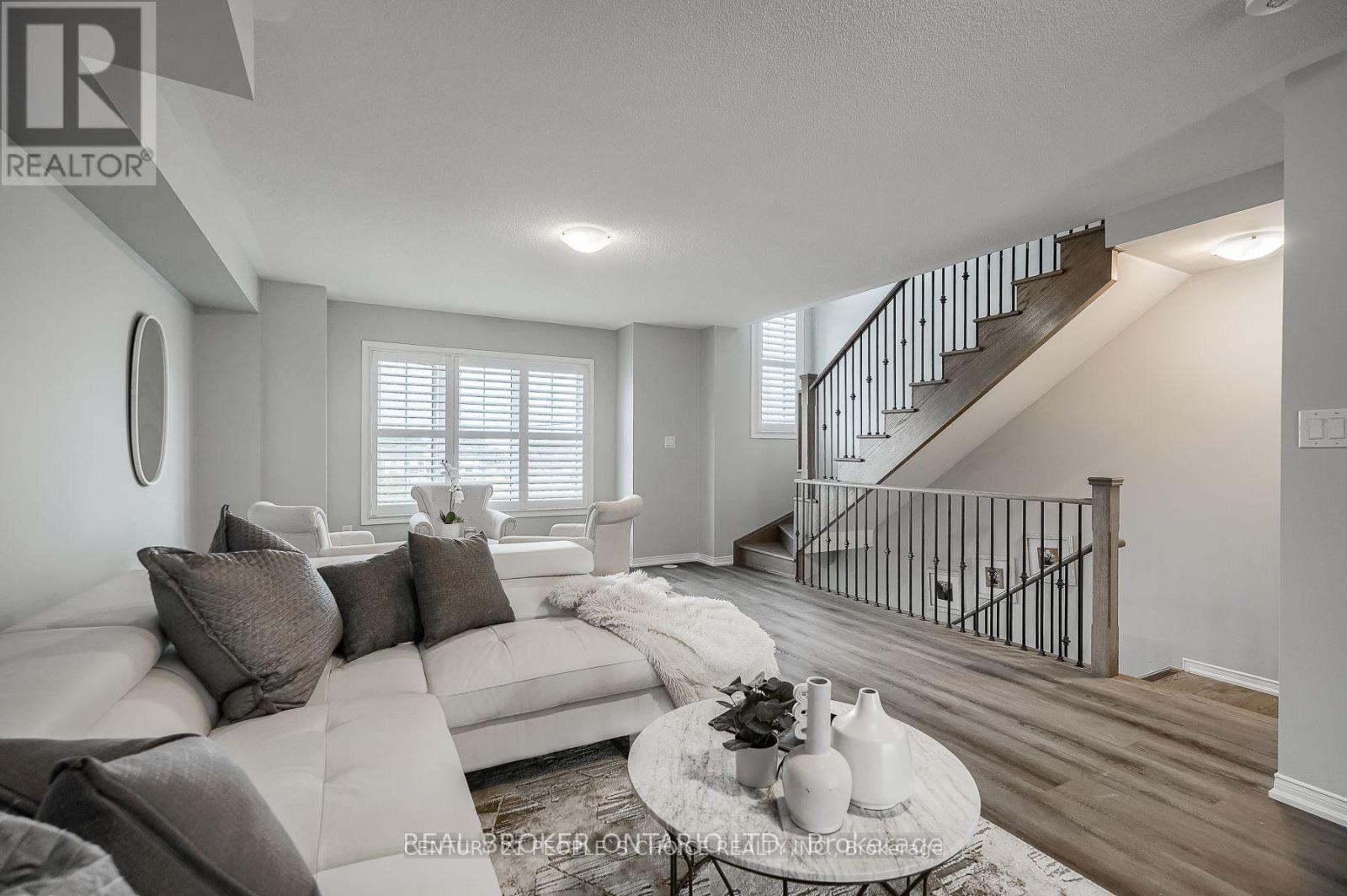 18 Jerome Way, Clarington, Ontario  L1C 3K2 - Photo 8 - E13027922