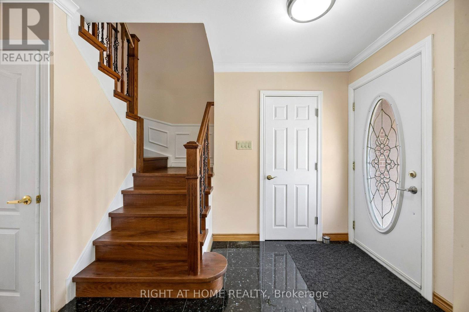 46 Tidefall Drive, Toronto, Ontario  M1W 1J2 - Photo 5 - E13027936